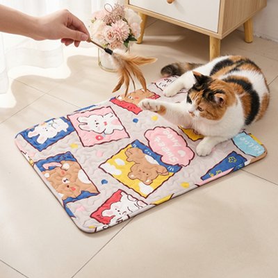 tapis-rafraichissant-chat-confortable-amusant