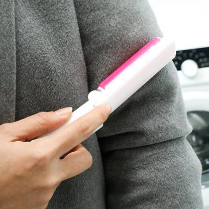 brosse-anti-poil-chat-pliable-pratique