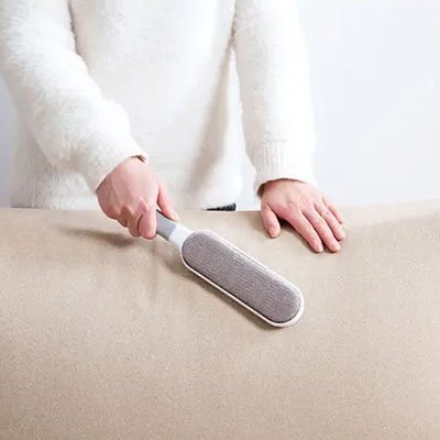 Brosse anti poil unilatérale