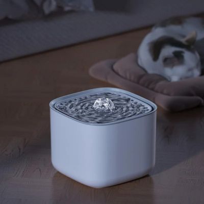 filtres-fontaine-à-eau-pour-chat-silencieuse