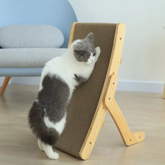 griffoir-pour-chat-en-bois-résistant