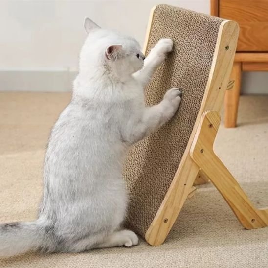 griffoir-pour-chat-en-bois-solide