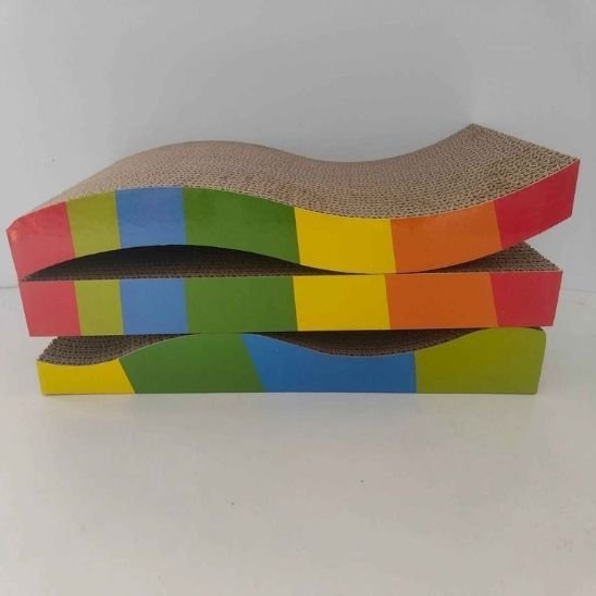 griffoir-pour-chat-en-carton-surface-solide