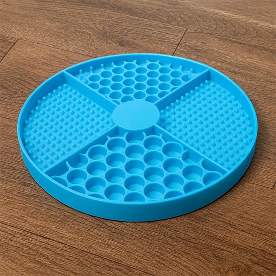tapis-de-léchage-circulaire-ergonomique-pratique