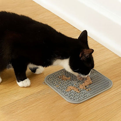 tapis-de-léchage-utile-gris