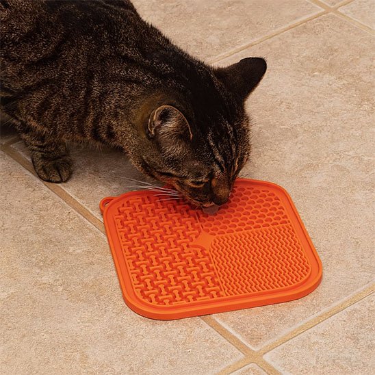tapis-de-léchage-utile-rouge