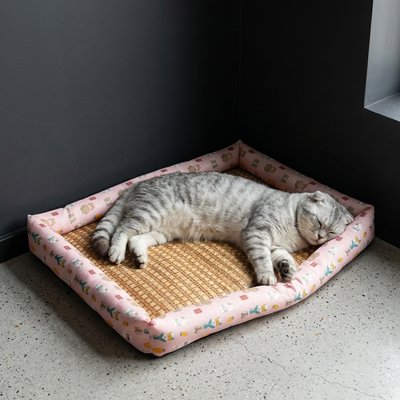 tapis-rafraichissant-chat-avec-contour-rembourré-rose